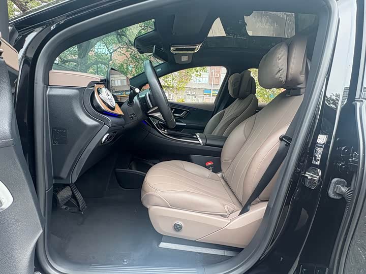 Фото 8 - Mercedes-Benz EQE SUV