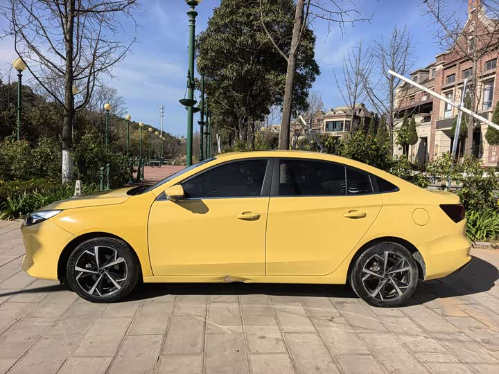 Фото 3 - Roewe i5