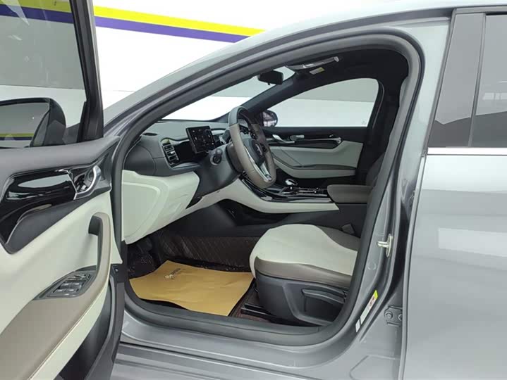 Фото 9 - BYD Qin Plus