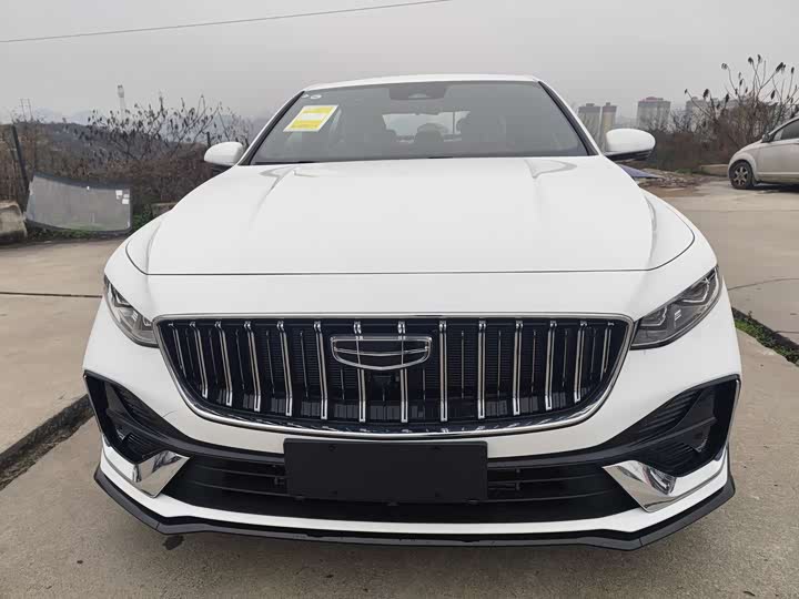 Фото 2 - Geely Preface