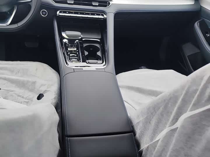 Фото 8 - Geely Preface