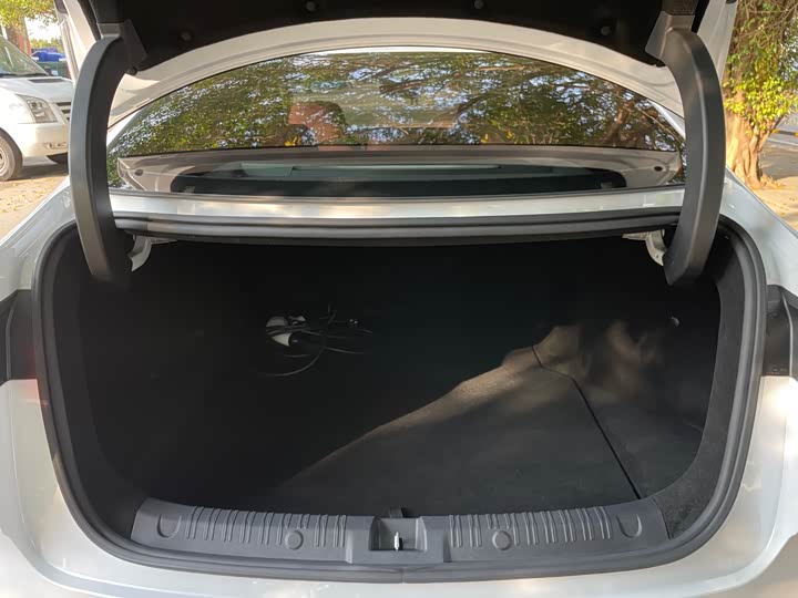 Фото 9 - BYD Qin L