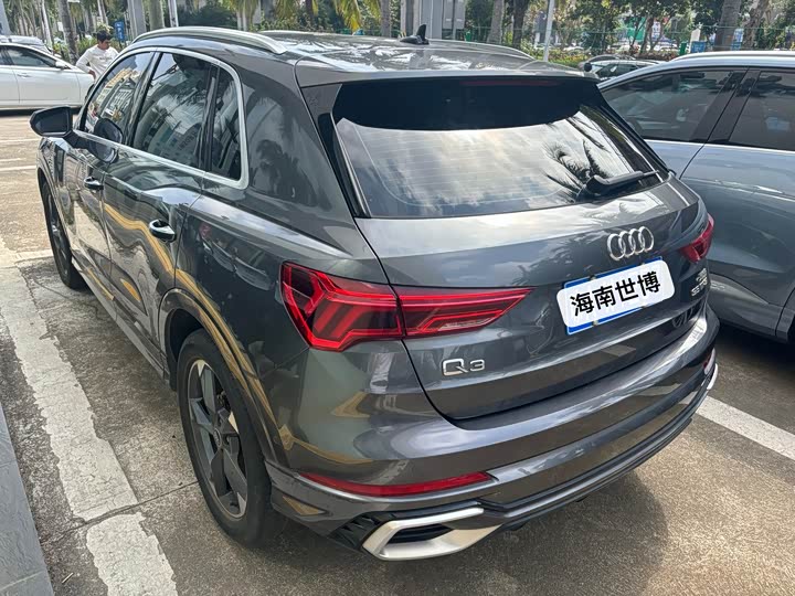 Фото 4 - Audi Q3