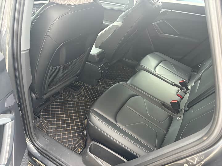 Фото 6 - Audi Q3