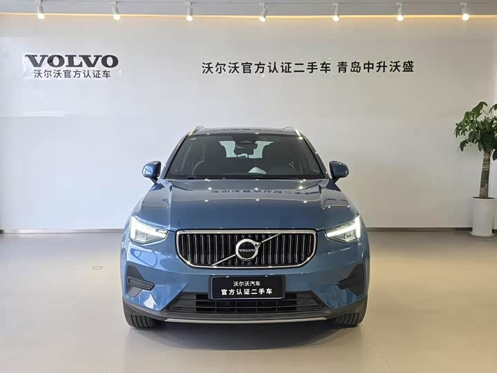Фото 4 - Volvo XC40