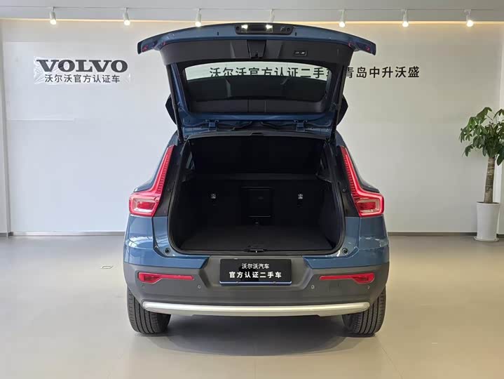 Фото 6 - Volvo XC40