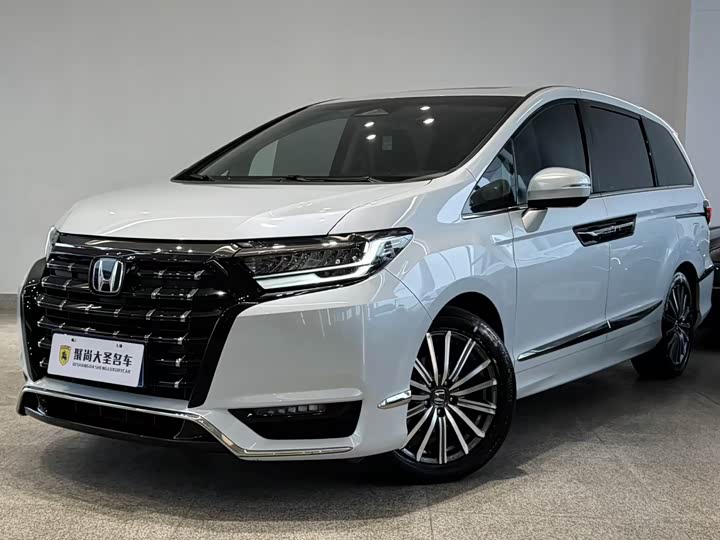 Фото 1 - Honda Elysion