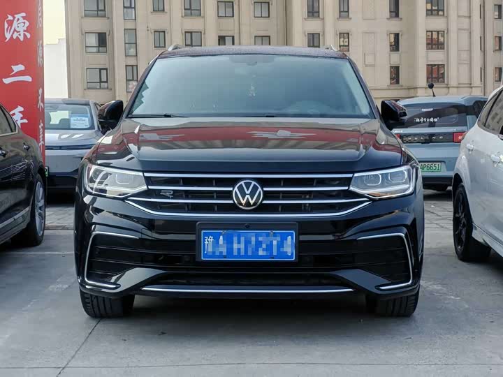 Фото 2 - Volkswagen Tiguan L Pro