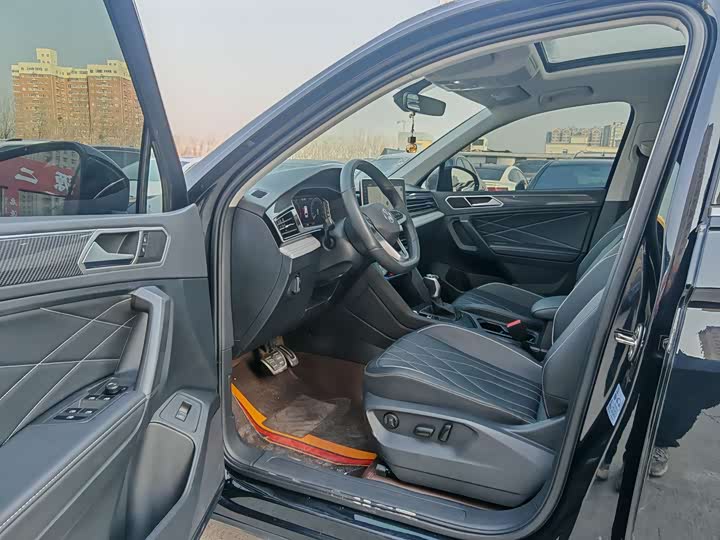 Фото 5 - Volkswagen Tiguan L Pro