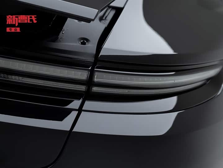 Фото 7 - Porsche Panamera