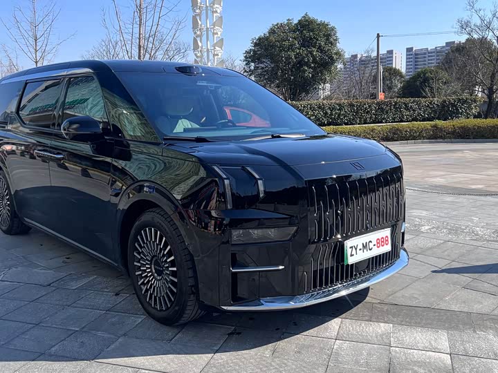 Фото 3 - Zeekr 009