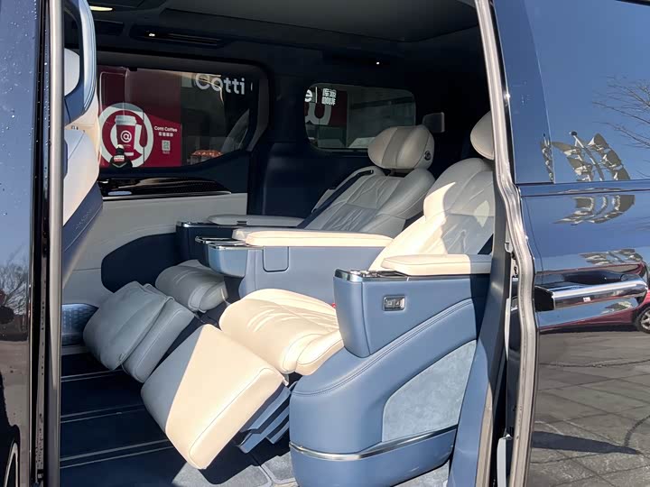 Фото 5 - Zeekr 009