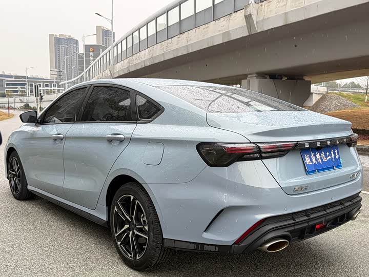 Фото 8 - Geely Binrui