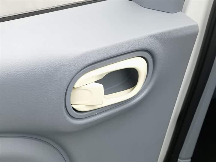 Фото 9 - Bestune Pony