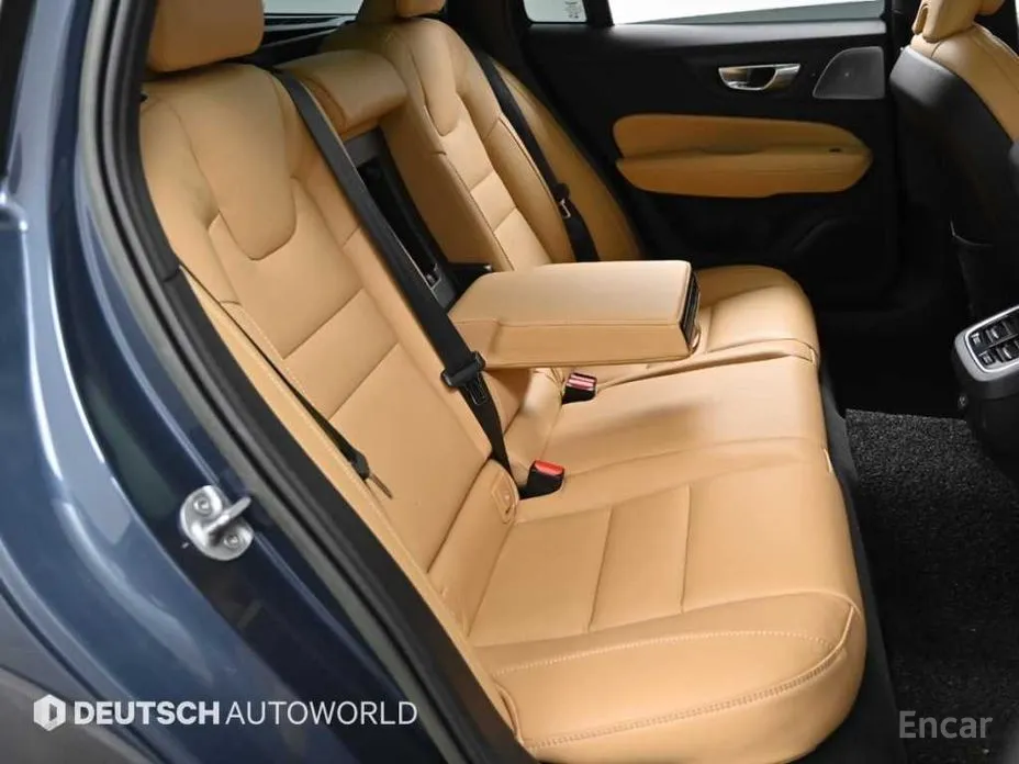 Фото 12 - Volvo V60