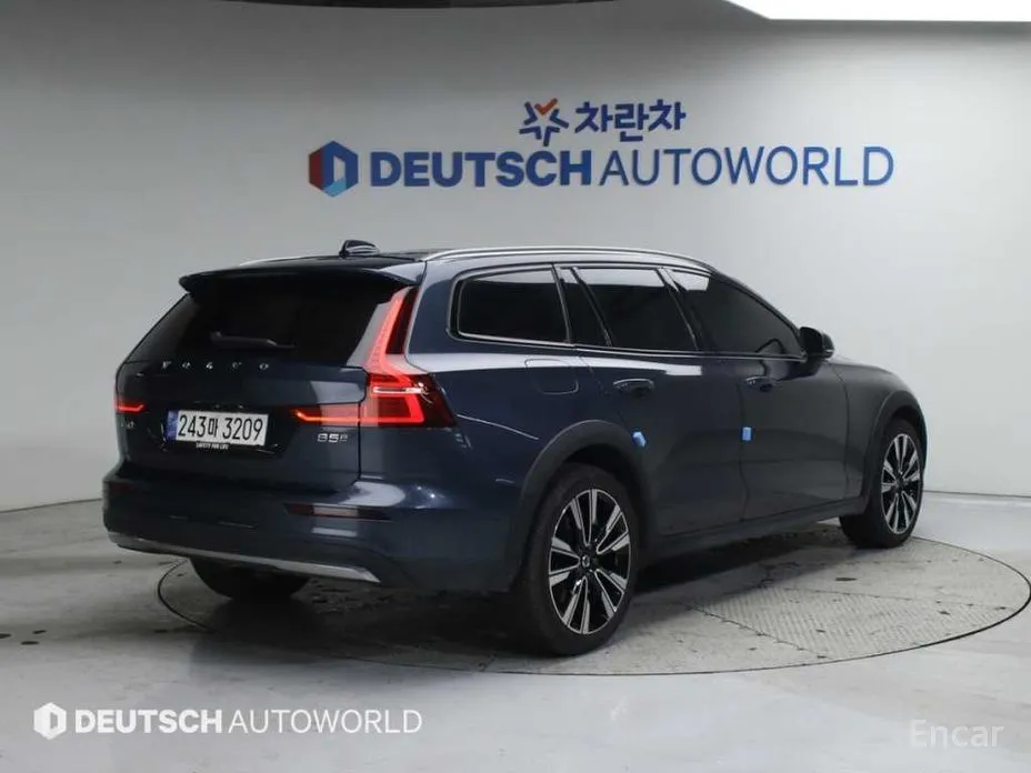 Фото 2 - Volvo V60