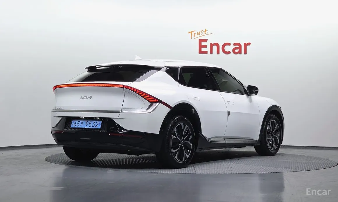 Фото 2 - Kia EV6