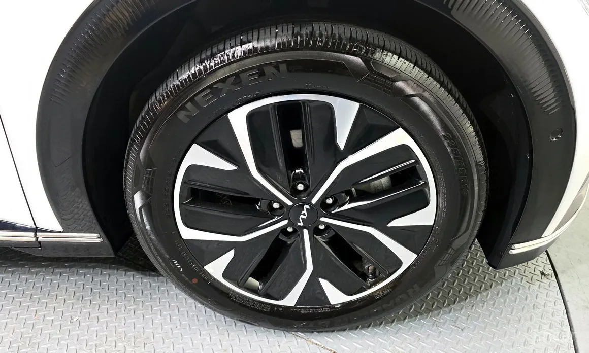 Фото 5 - Kia EV6