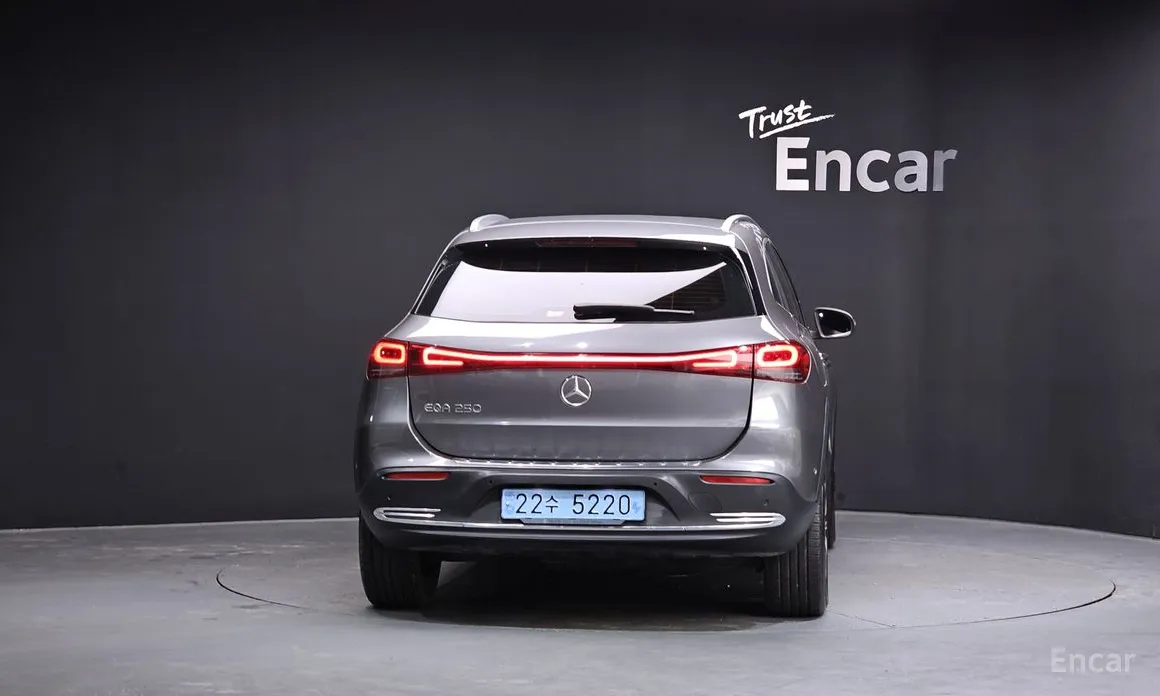 Фото 4 - Mercedes-Benz EQA