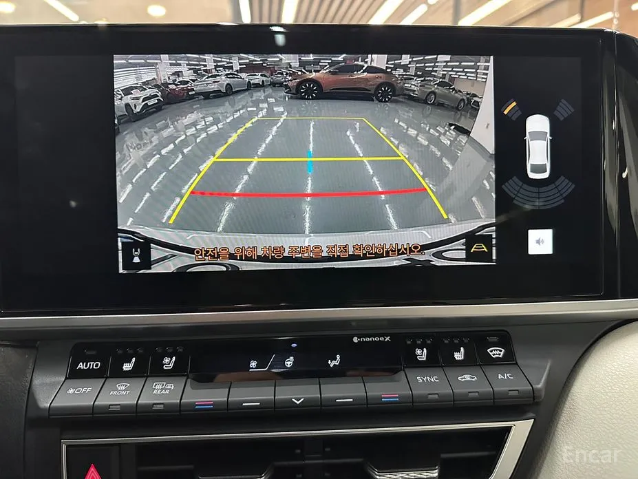 Фото 16 - Toyota Camry