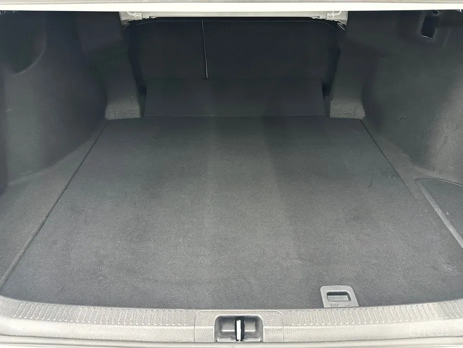 Фото 18 - Toyota Camry