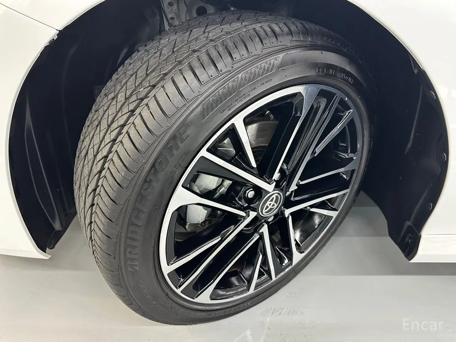 Фото 5 - Toyota Camry