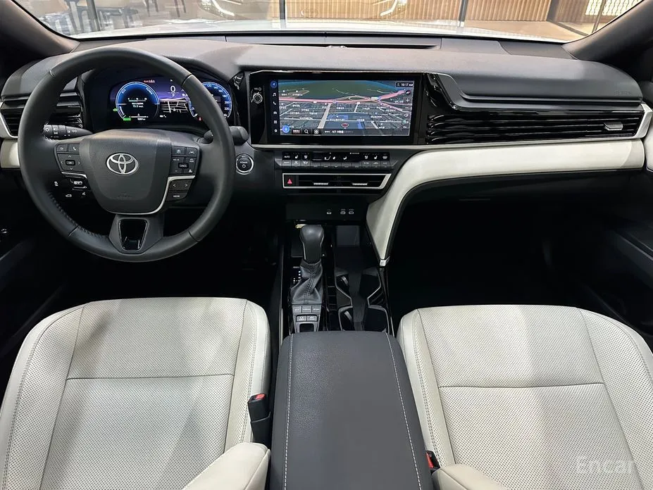 Фото 7 - Toyota Camry