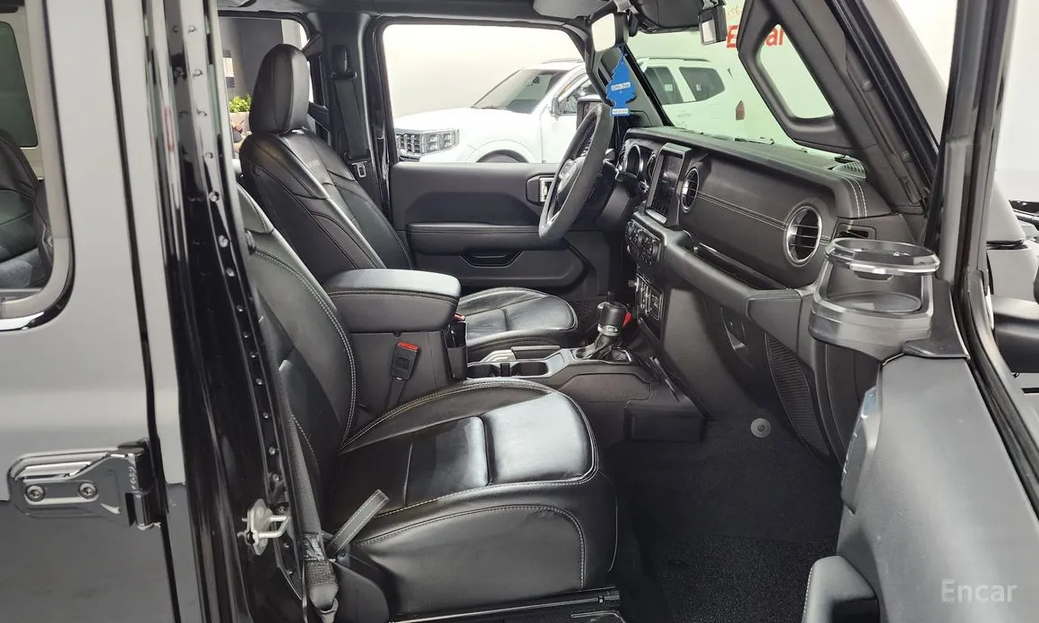 Фото 11 - Jeep Wrangler