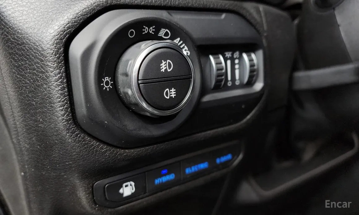 Фото 14 - Jeep Wrangler