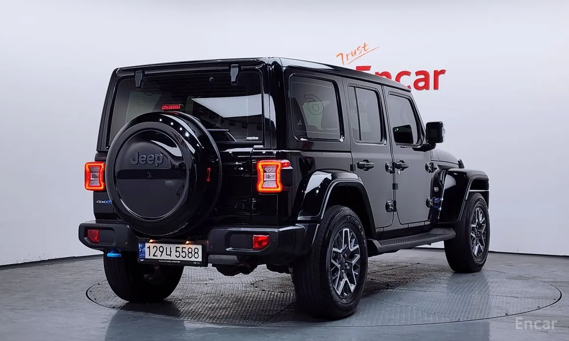 Фото 2 - Jeep Wrangler