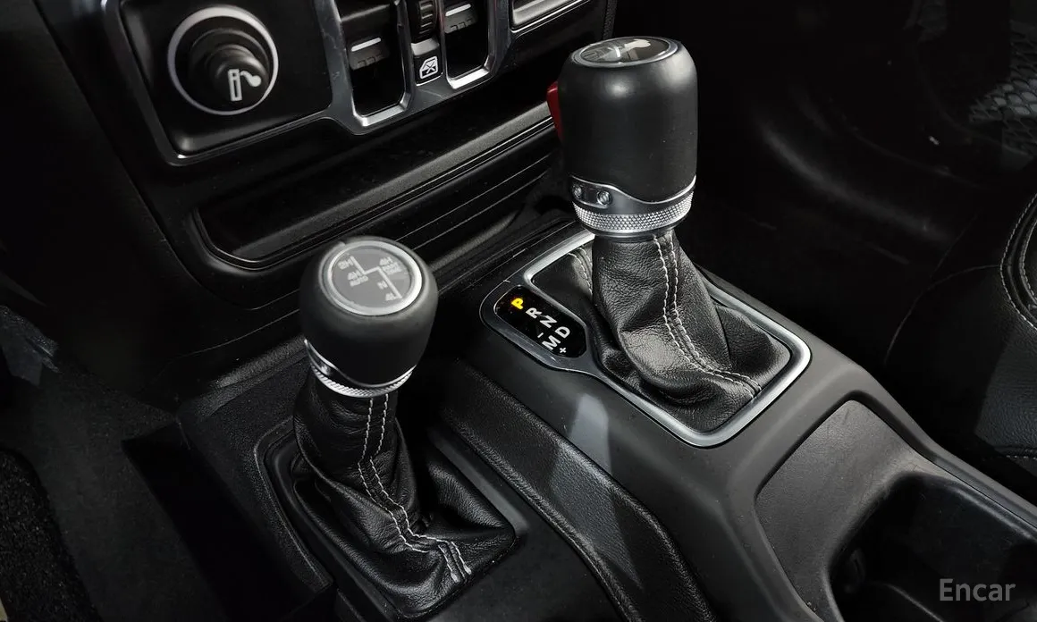 Фото 9 - Jeep Wrangler