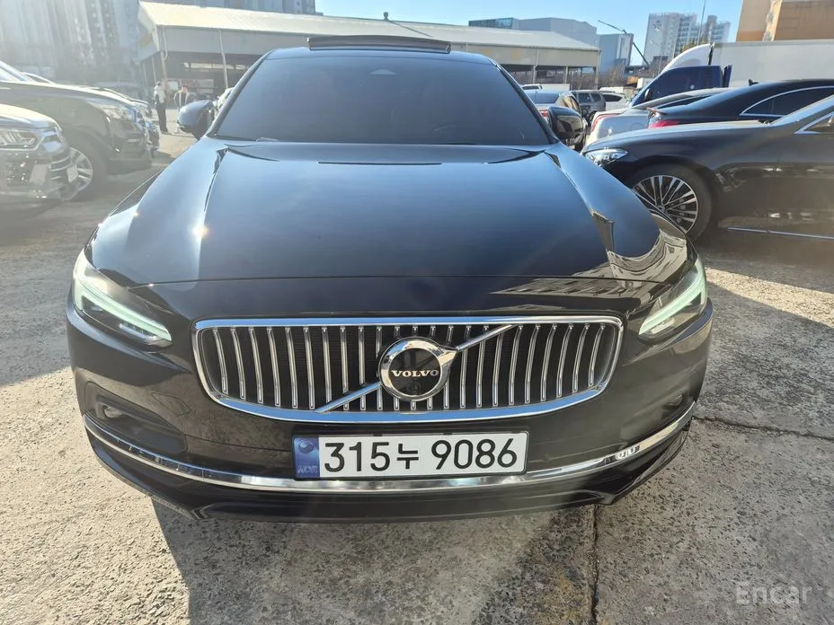 Фото 1 - Volvo S90