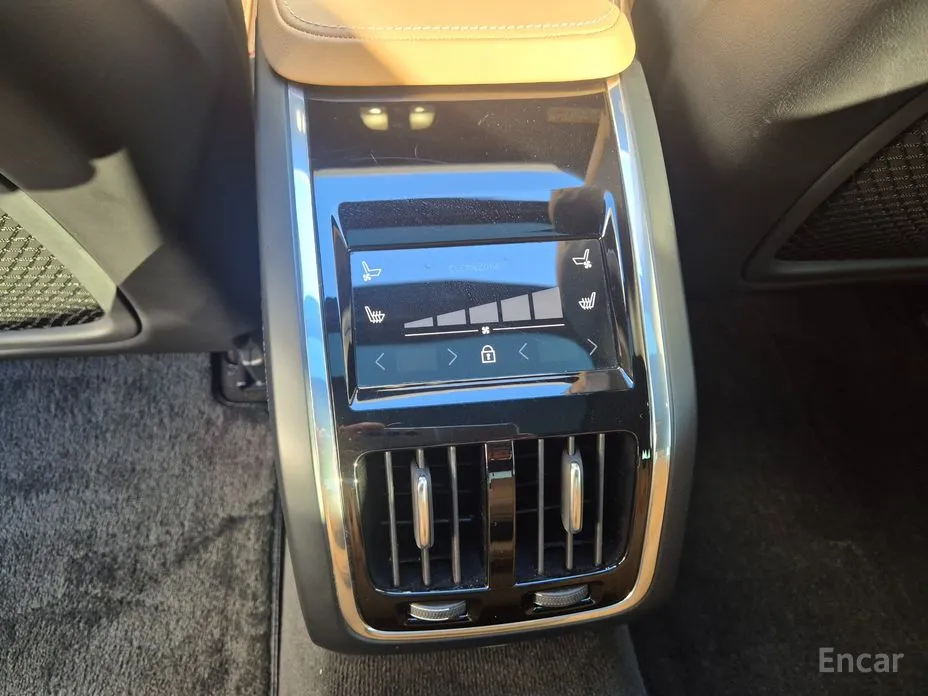 Фото 15 - Volvo S90