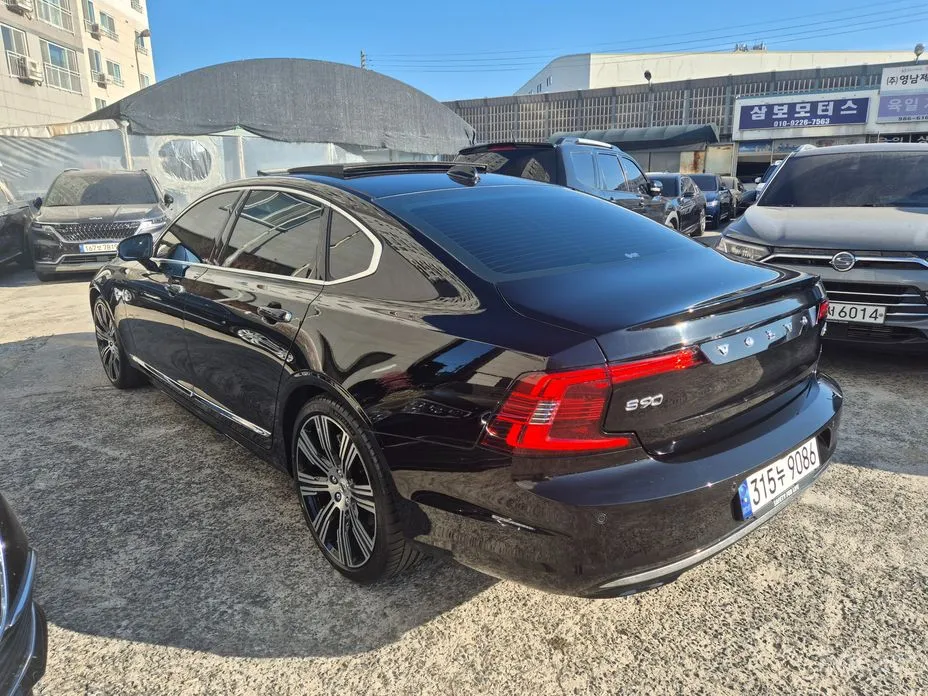 Фото 4 - Volvo S90