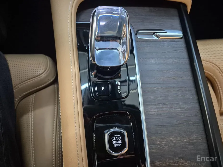 Фото 9 - Volvo S90