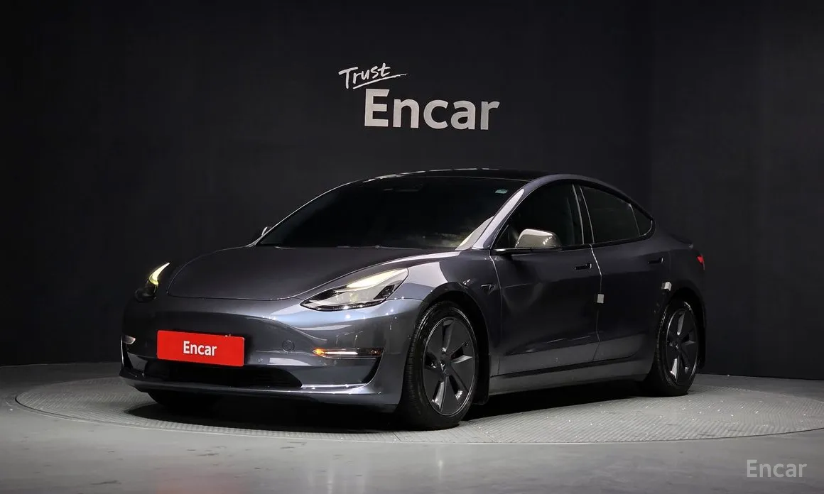 Фото 1 - Tesla Model 3