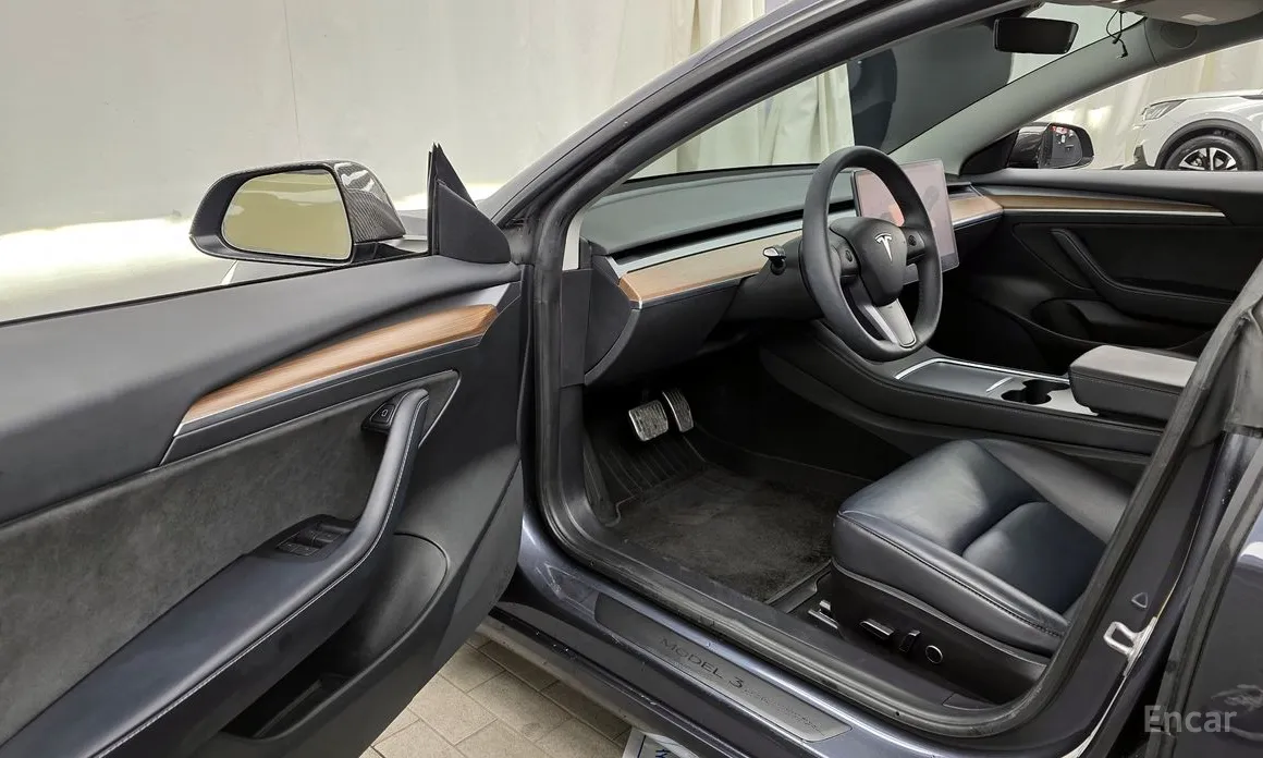 Фото 10 - Tesla Model 3