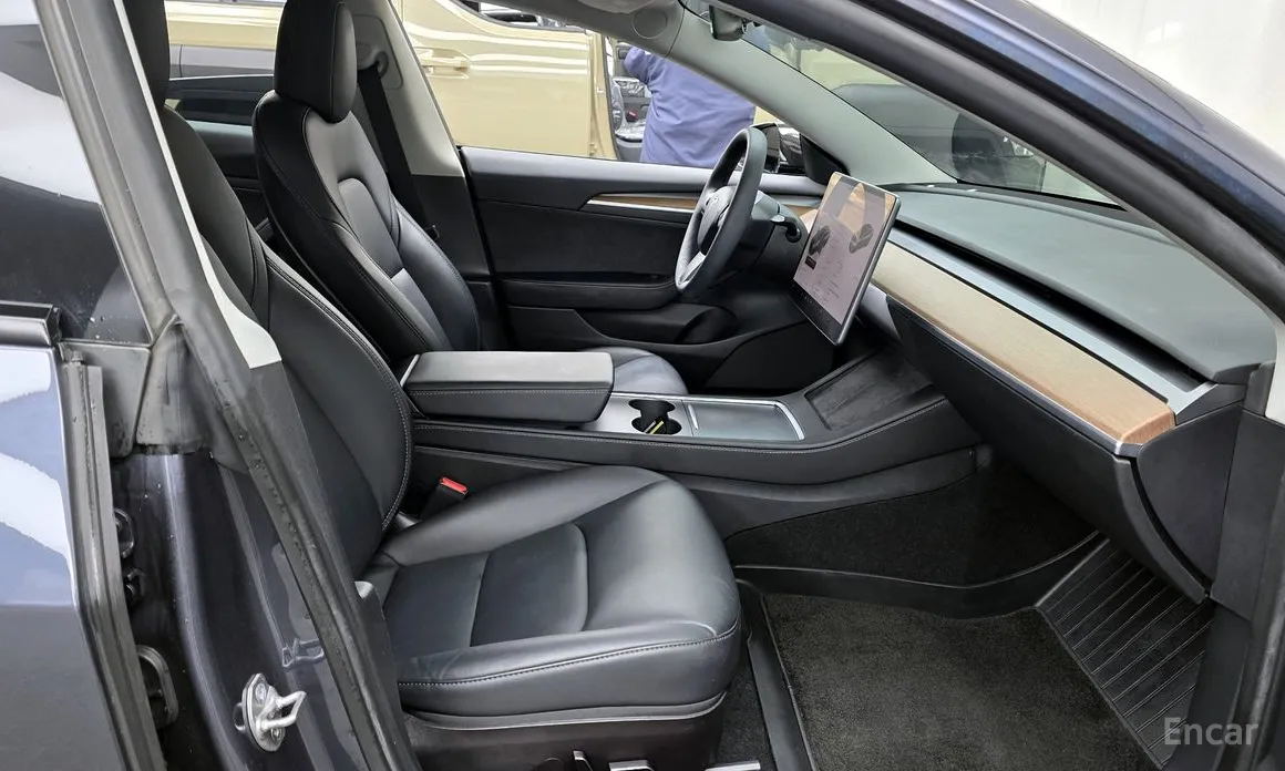 Фото 11 - Tesla Model 3