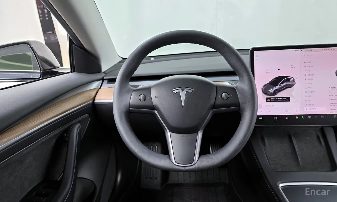 Фото 13 - Tesla Model 3