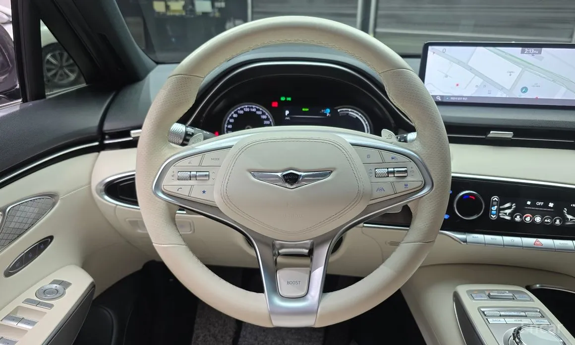 Фото 14 - Genesis GV70