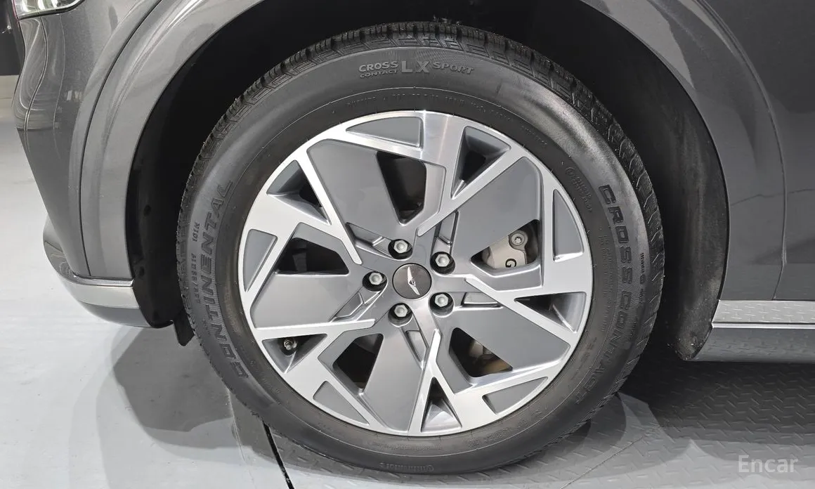 Фото 5 - Genesis GV70