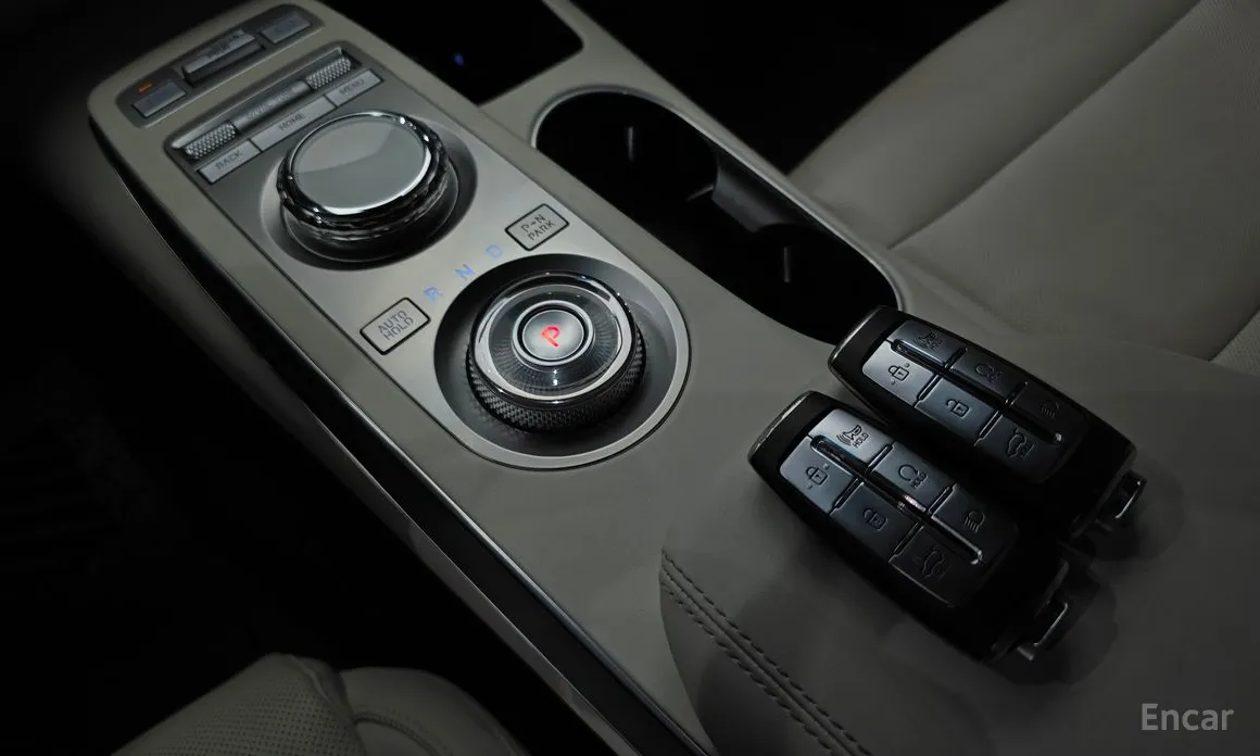 Фото 9 - Genesis GV70