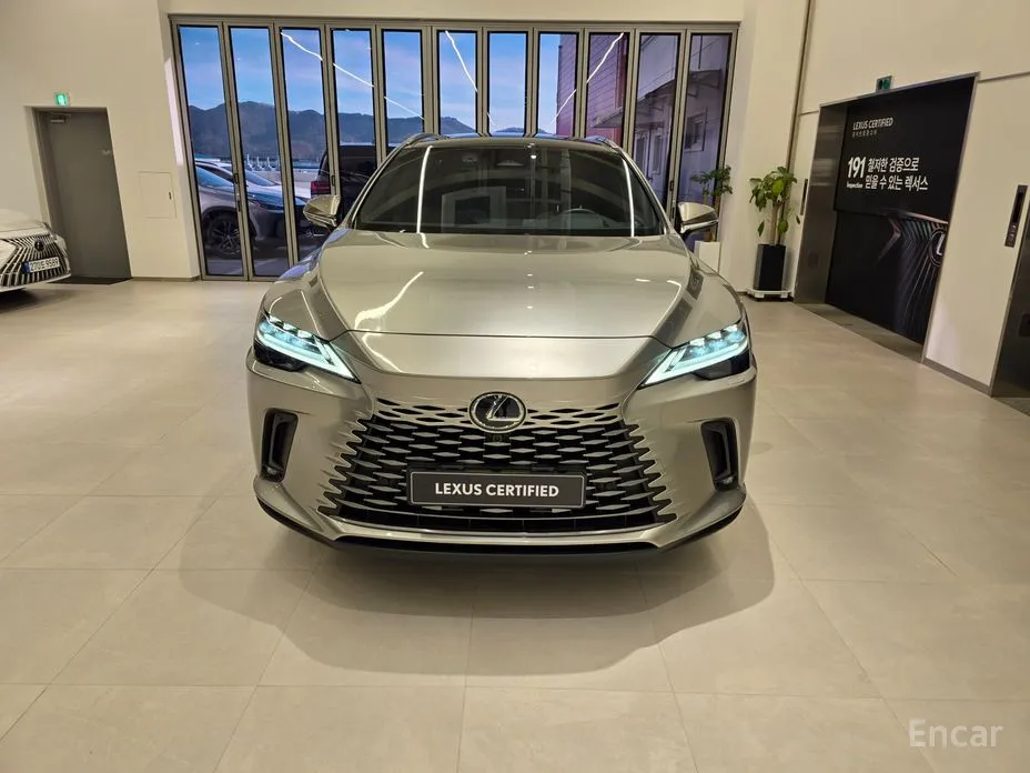 Фото 3 - Lexus RX