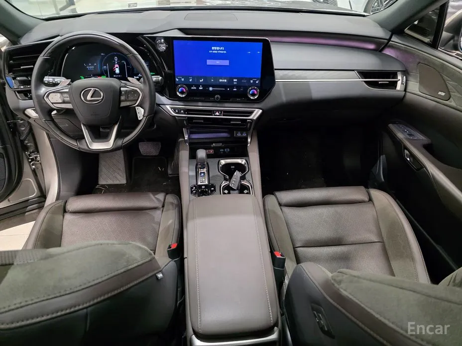 Фото 7 - Lexus RX