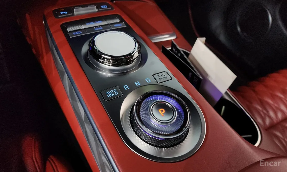 Фото 9 - Genesis GV70