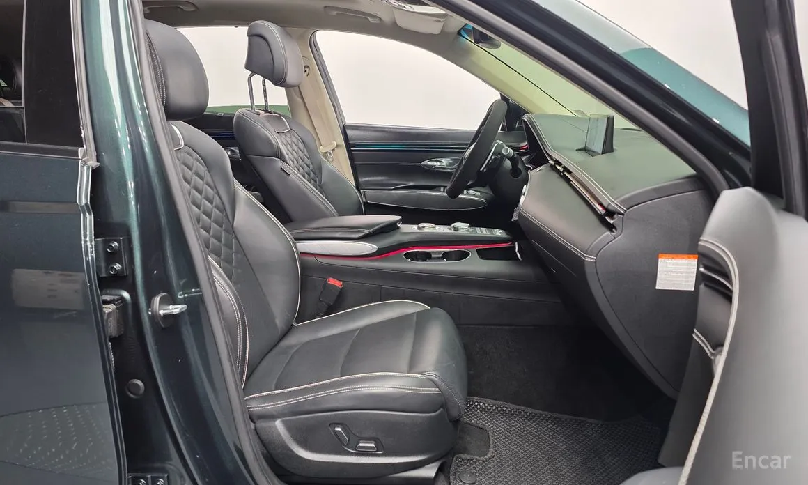 Фото 11 - Genesis GV70