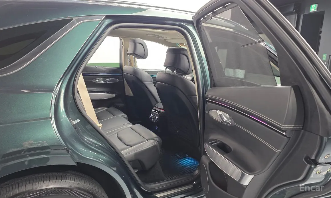 Фото 12 - Genesis GV70