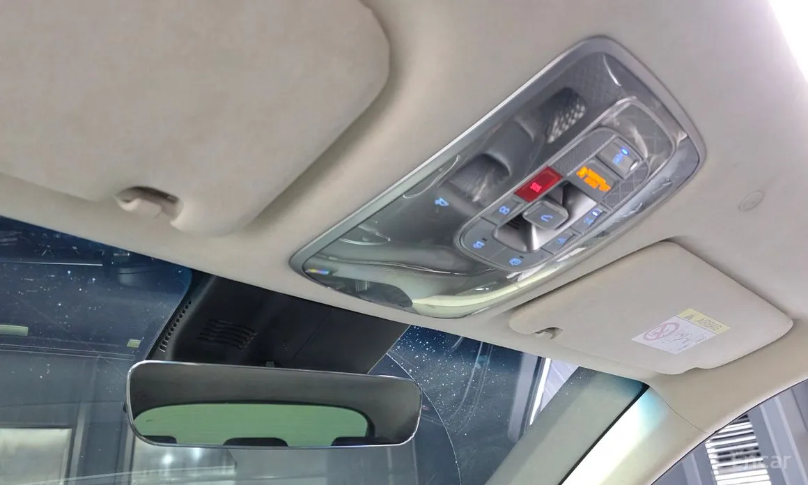 Фото 17 - Genesis GV70