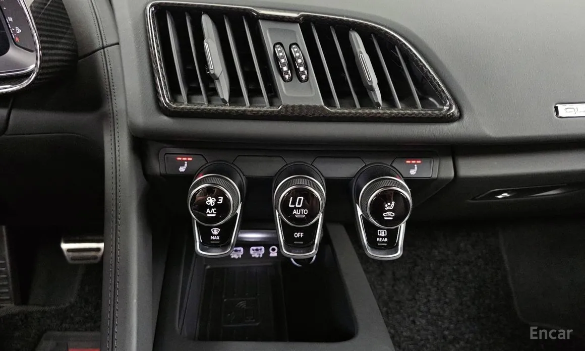 Фото 17 - Audi R8