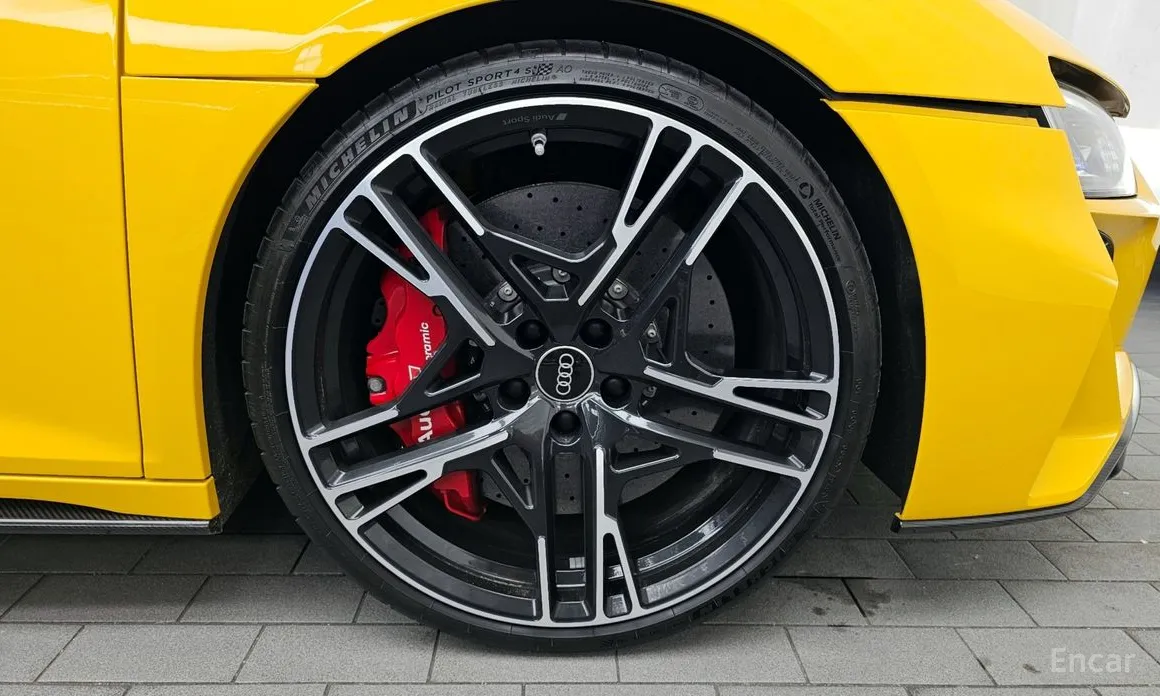 Фото 5 - Audi R8